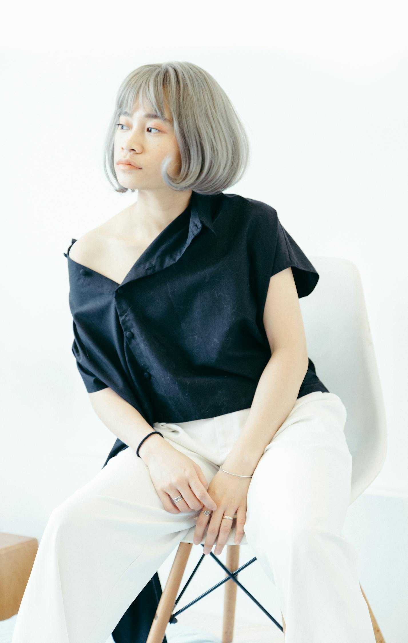 最新露肩女生頭像流行趨勢(shì)與時(shí)尚解讀，時(shí)尚魅力的展現(xiàn)