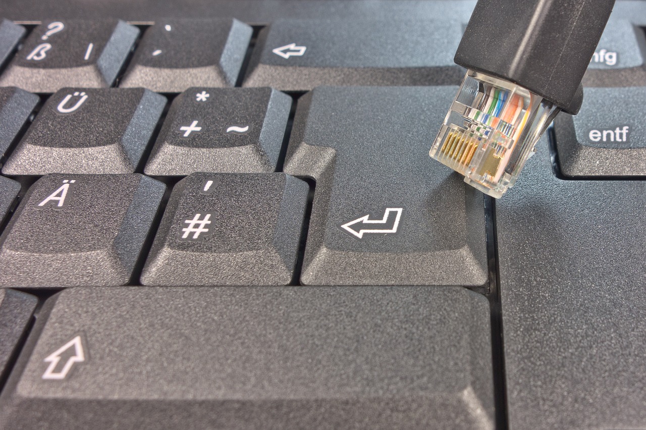 電腦連接電視HDMI，無縫對接大屏幕體驗