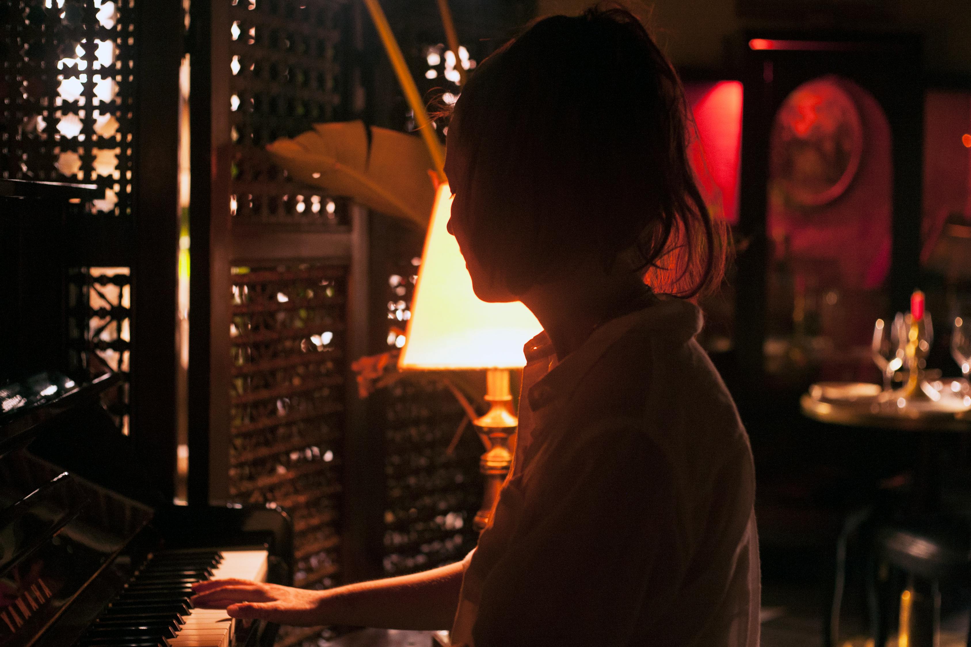 電影鋼琴教師，音樂(lè)、情感與人生的美妙交織之旅